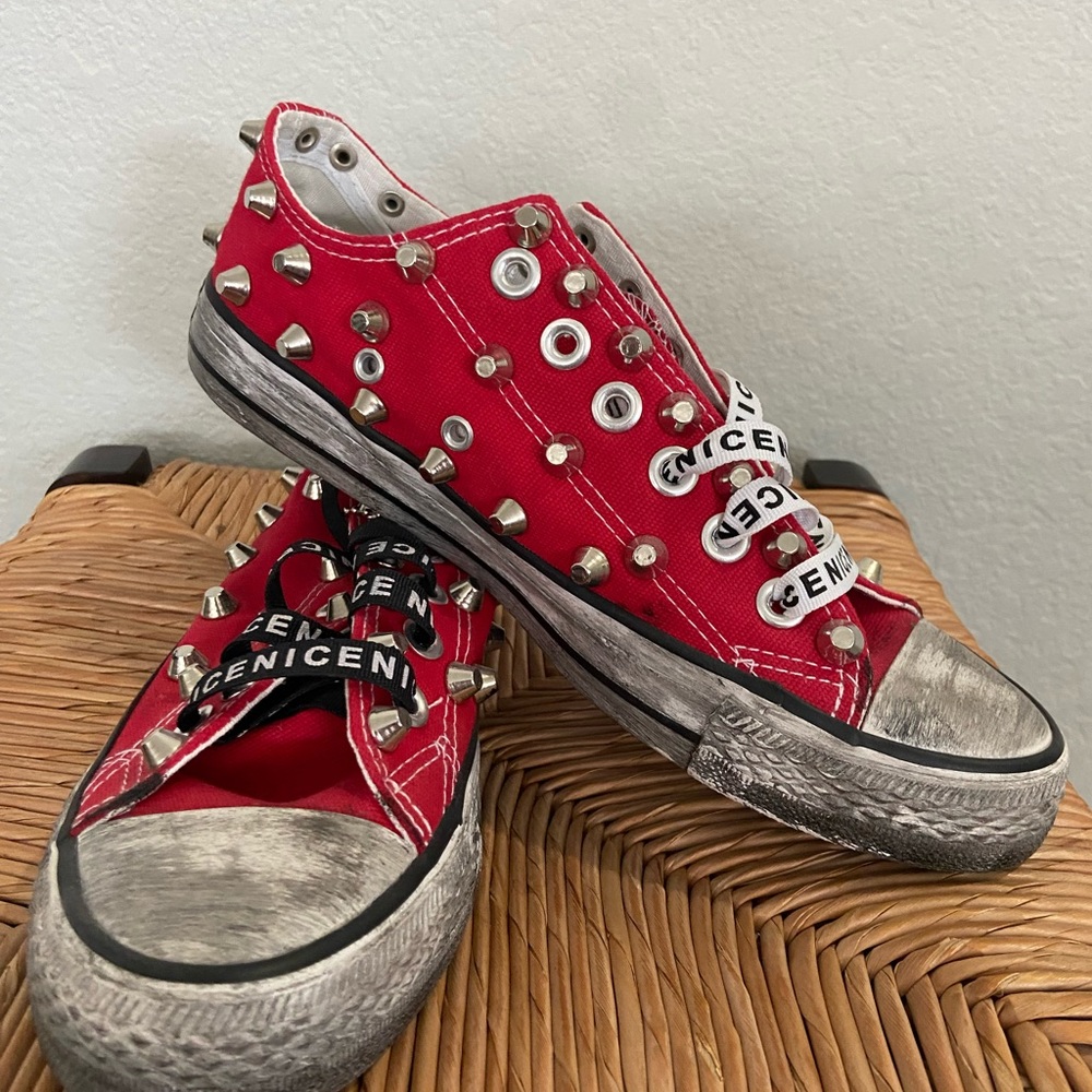 Converse - Picture 3 of 5